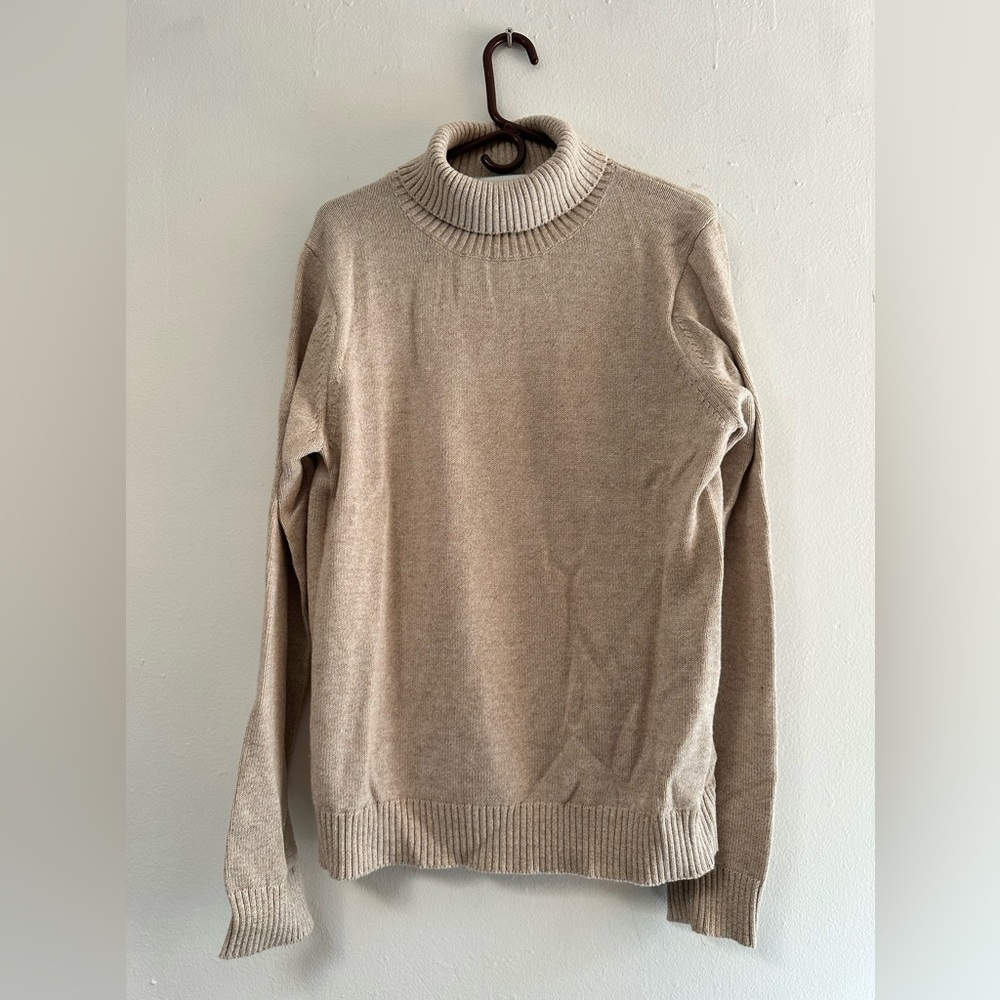 Old Navy Turtleneck Sweater - Size L - NWOT New Without Tags